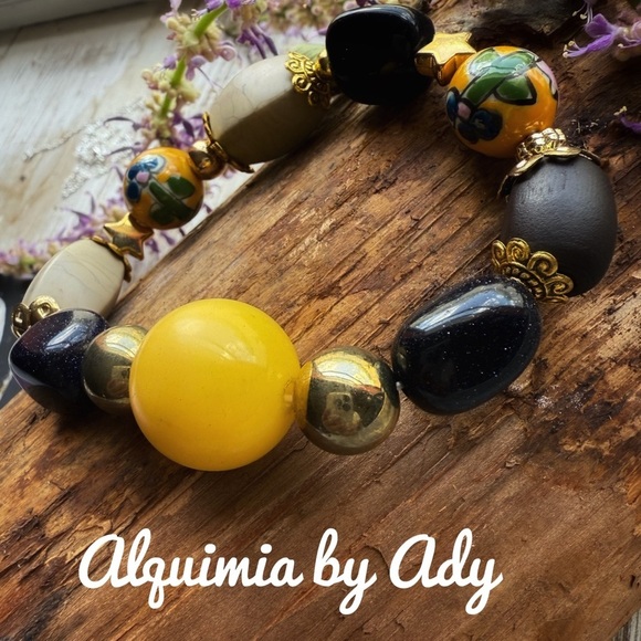 Sandstone ultra big beads beaded bracelet - Picture 1 of 5